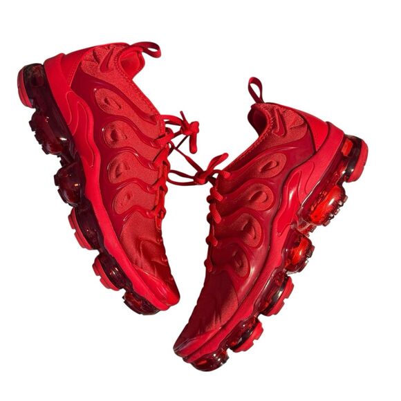 Nike Air Vapormax Plus Men\'s 8/ Women\'s 9.5 Triple Red Sneakers CW6973-600 main image 9